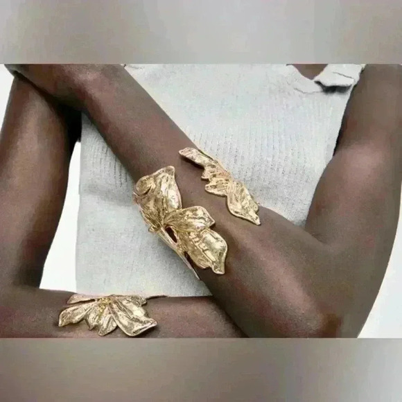 Zara large leaf arm band bracelet🔥🔥 - Picture 2 of 5